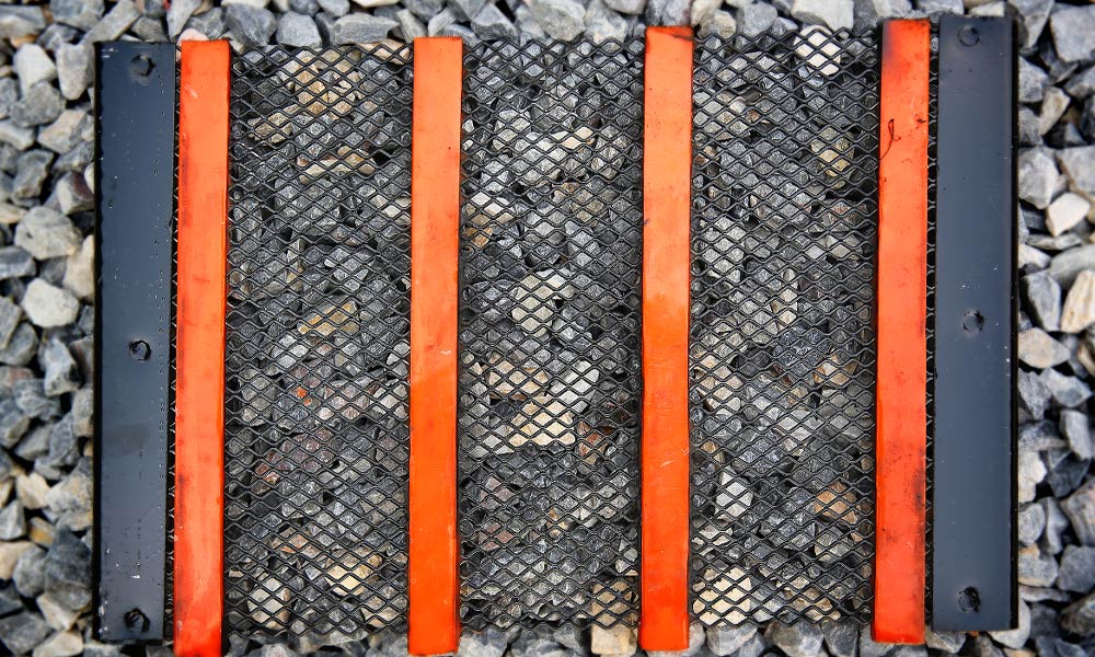 self-cleaning screen recycle